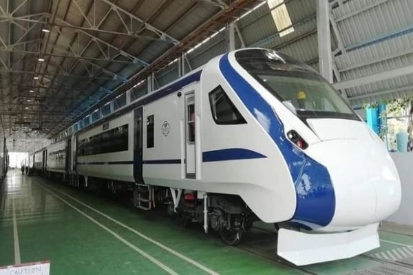 Vande Bharat Express: India’s First Engine-less Train, Full Details