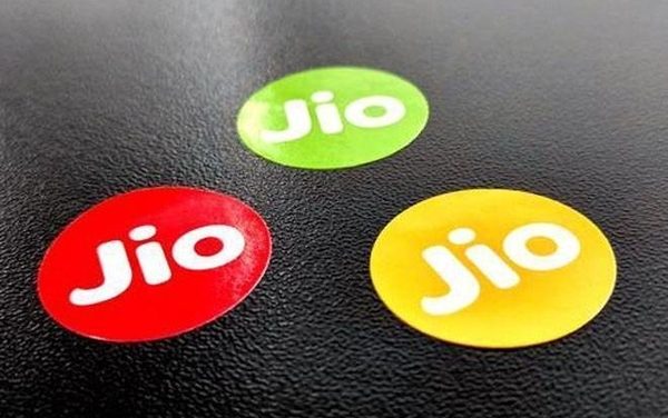 Reliance Jio doubles data benefits on vouchers, also offers more talk time to Non- jio telecoms.