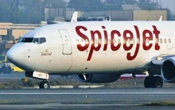 SpiceJet announces ₹899 flight ticket offer. DGCA asks airline to stop sale