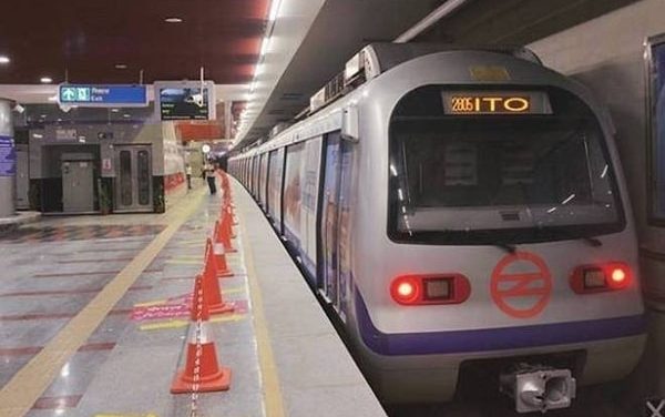 DMRC introduces smart card with auto top-up facility