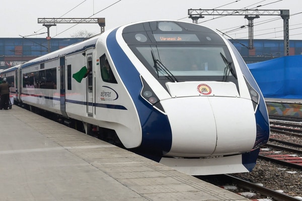 india-s-first-semi-high-speed-vande-bharat-express-resumes-service