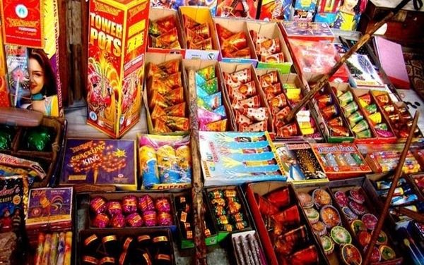 Crackers ban from midnight to November 30 in delhi, nearby areas